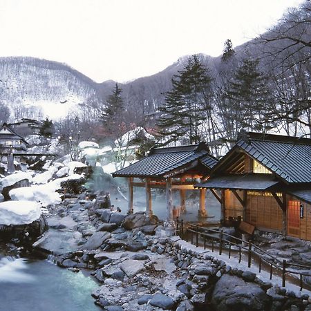 Takaragawa Onsen Ousenkaku Hotel Минаками Екстериор снимка