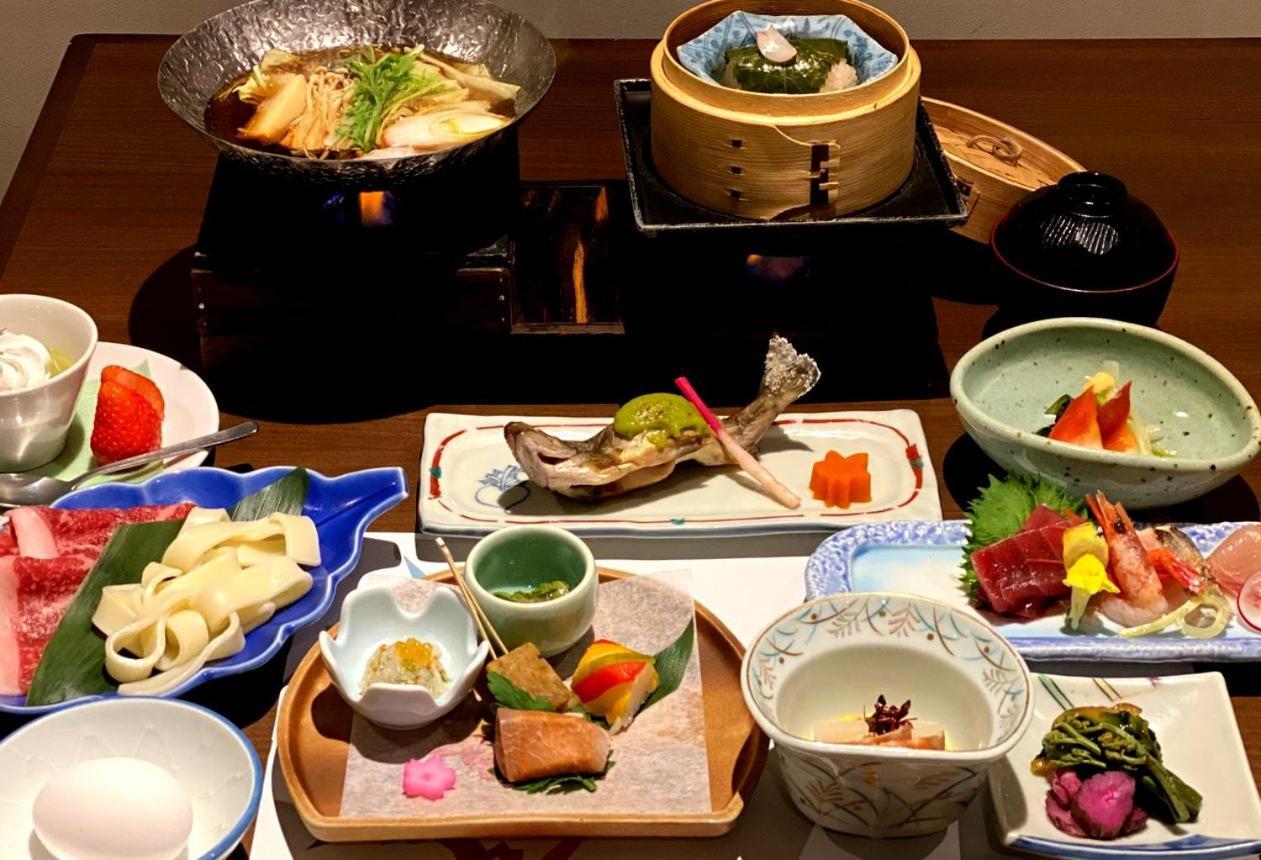 Takaragawa Onsen Ousenkaku Hotel Минаками Екстериор снимка