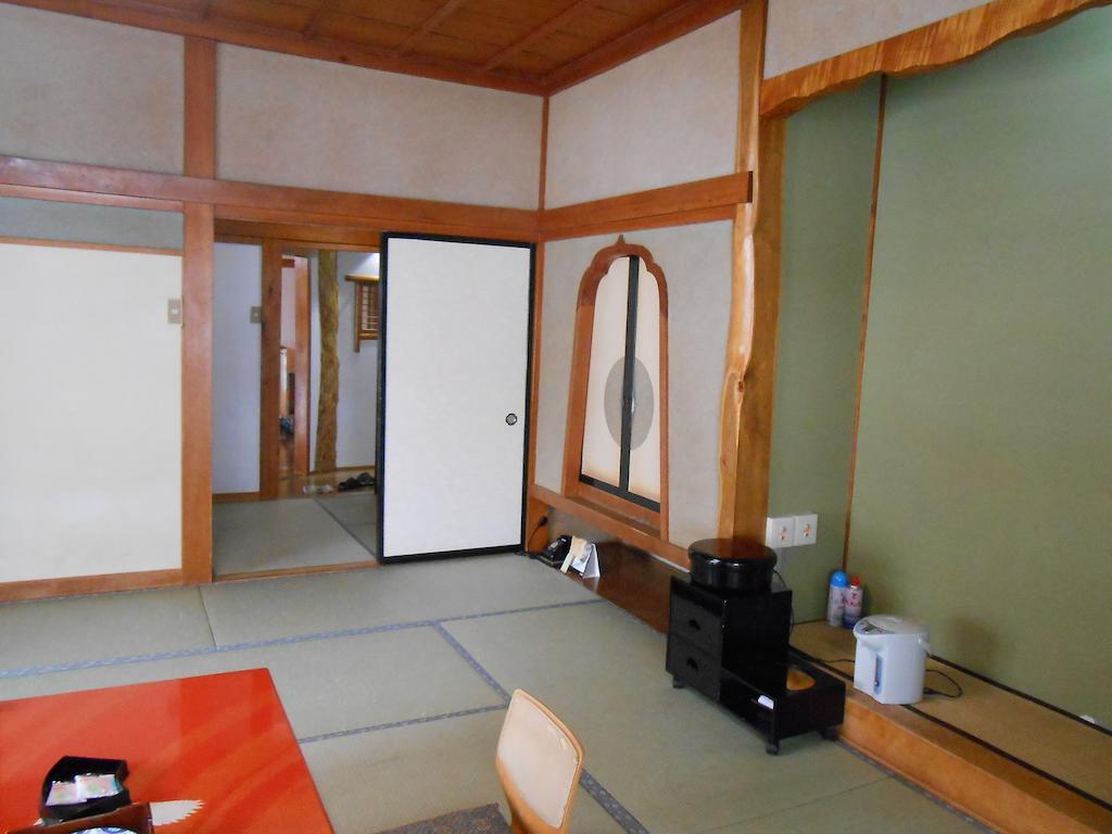 Takaragawa Onsen Ousenkaku Hotel Минаками Екстериор снимка