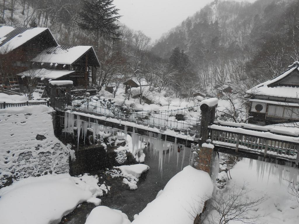 Takaragawa Onsen Ousenkaku Hotel Минаками Екстериор снимка